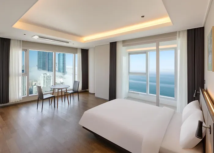 Newcz Haeundae Отель *