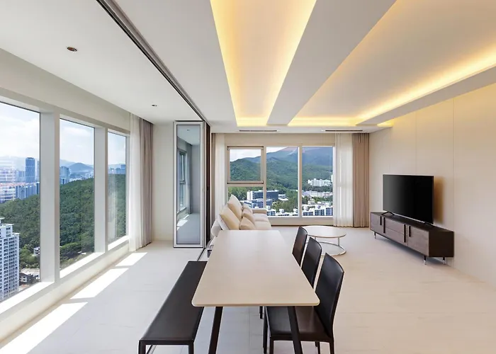 Newcz Haeundae Отель *