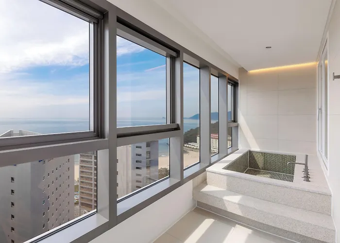 Отель Newcz Haeundae *